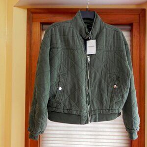 Forever 21 short jacket - Dark green -Quilted pattern - Medium - NWT